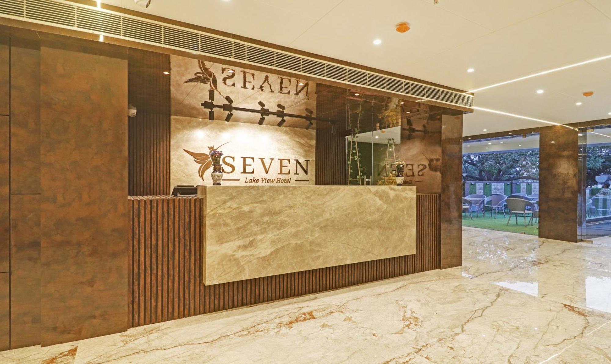 Treebo Premium Seven Lake View 하이데라바드 외부 사진