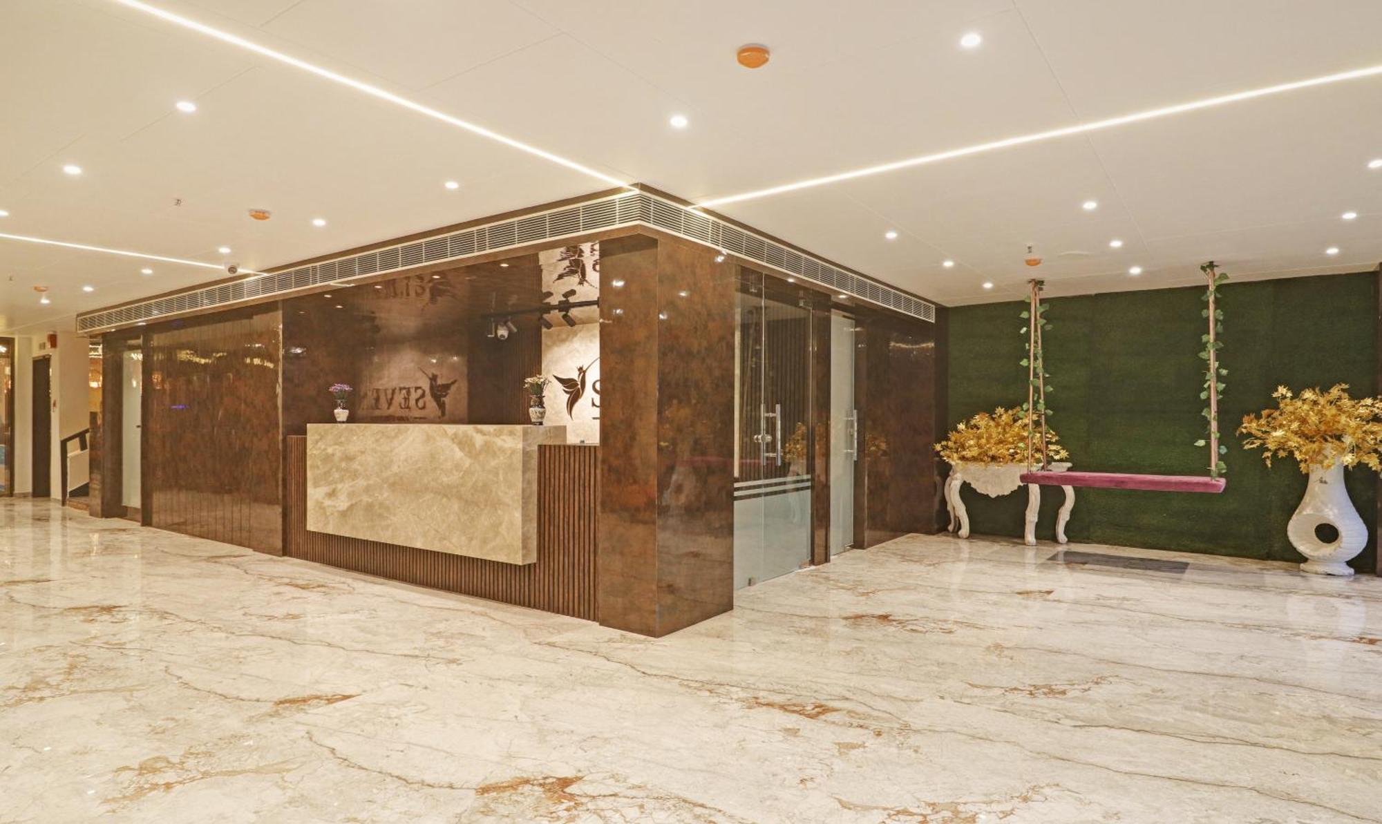 Treebo Premium Seven Lake View 하이데라바드 외부 사진